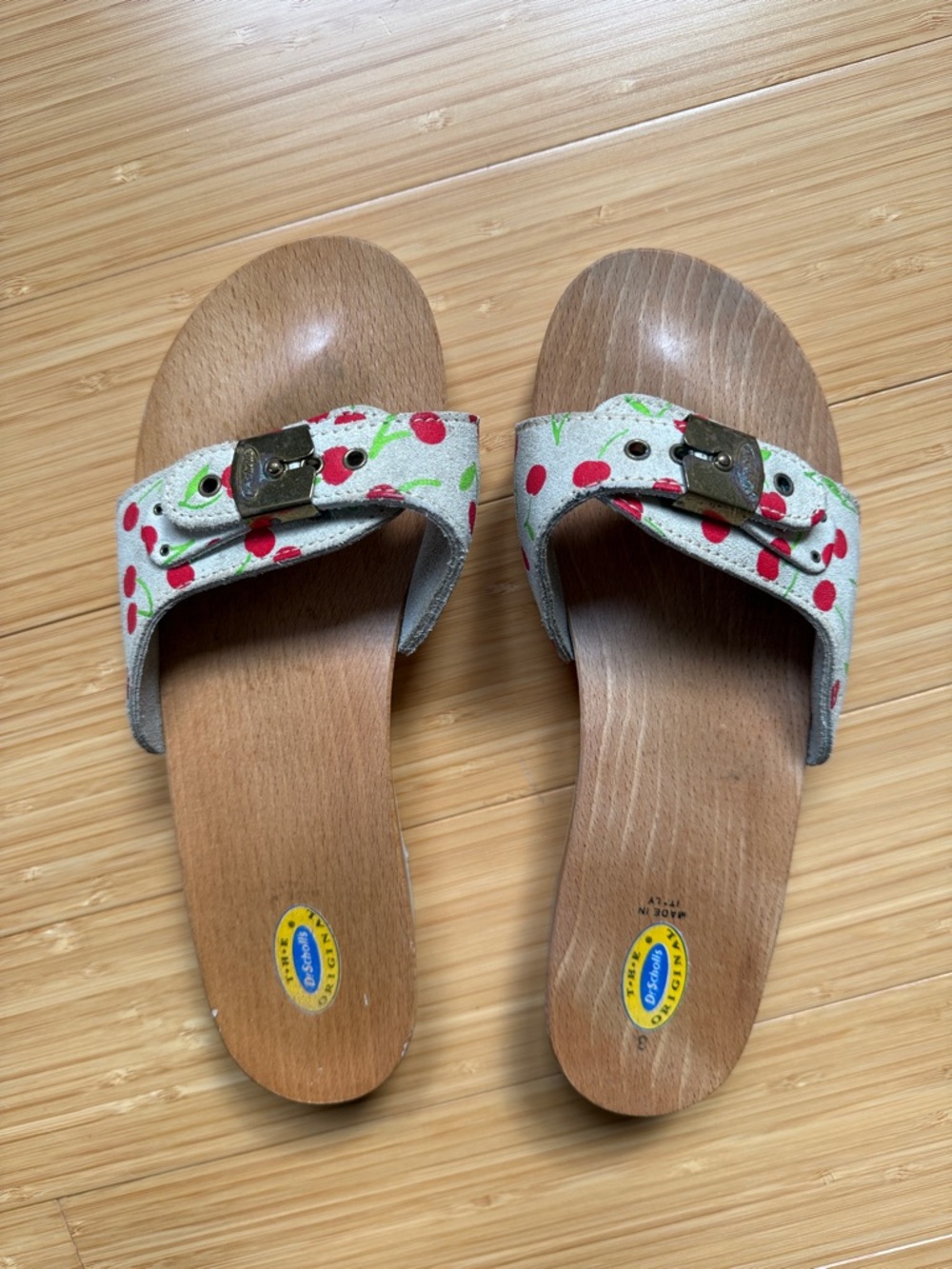 Vintage Dr. Scholl’s wooden leather cherry sandals size 8